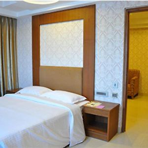 Deluxe Double or Twin Room City View